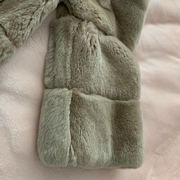 Annabell New York Goat Skin Rex Rabbit Fur in Like New Condition. Size Medium - Picture 7 of 9